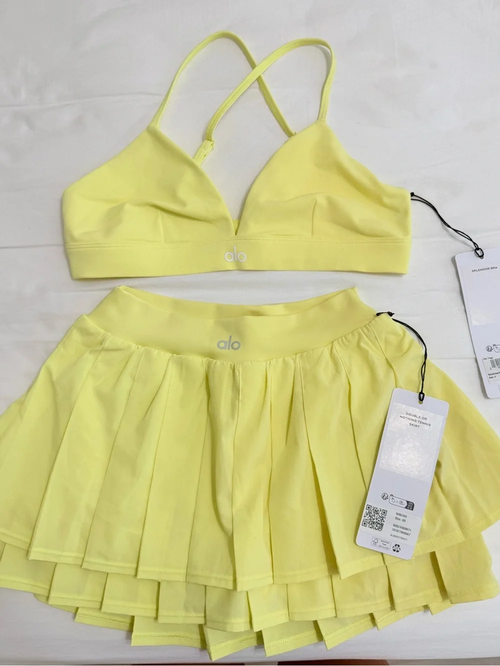 Alo Yoga Set - Sunshine Double or Nothing Tennis Skirt XS & Splendor Bra Small